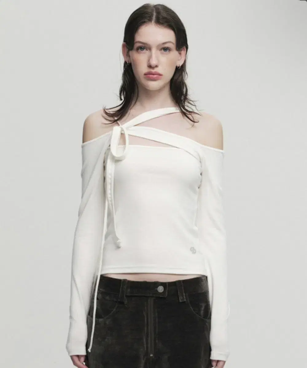 세릭 TANGLE STRAP TOP / IVORY